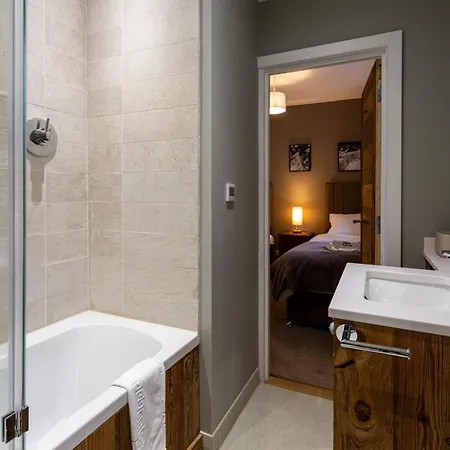 Des Amis- Year アパート