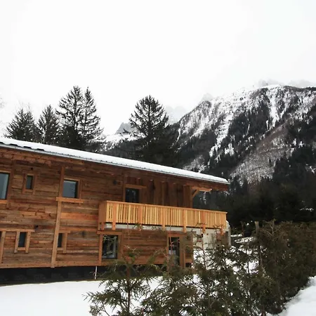Des Amis- Year Apartment