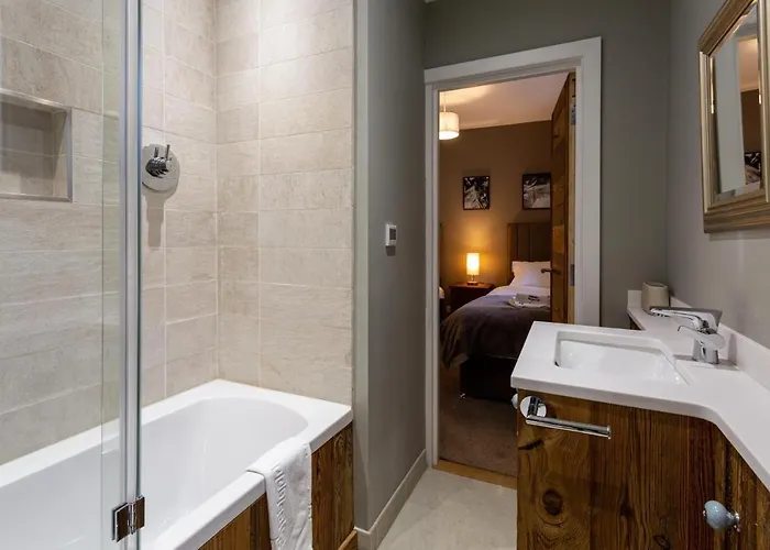 Des Amis- Year Apartment