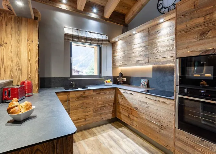 Des Amis- Year Apartment